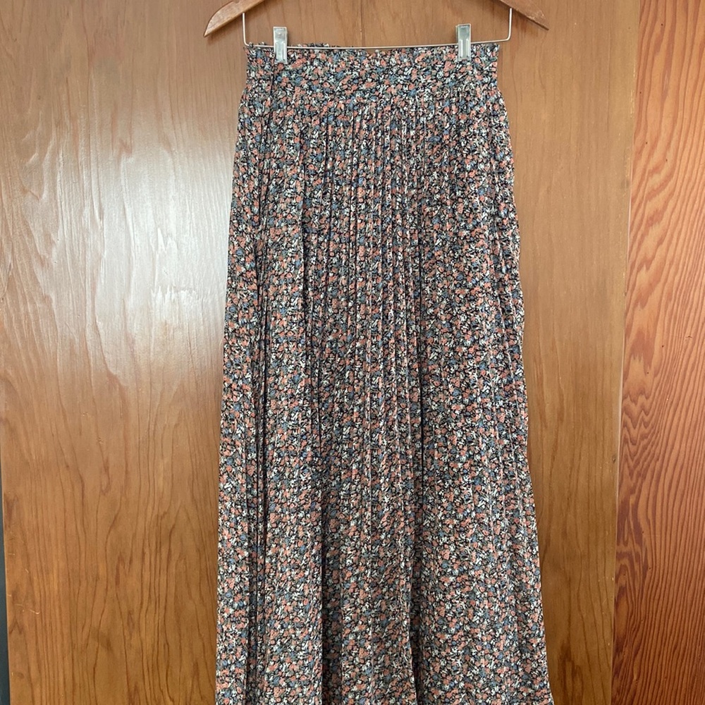 Floral Pleated Maxi Skirt